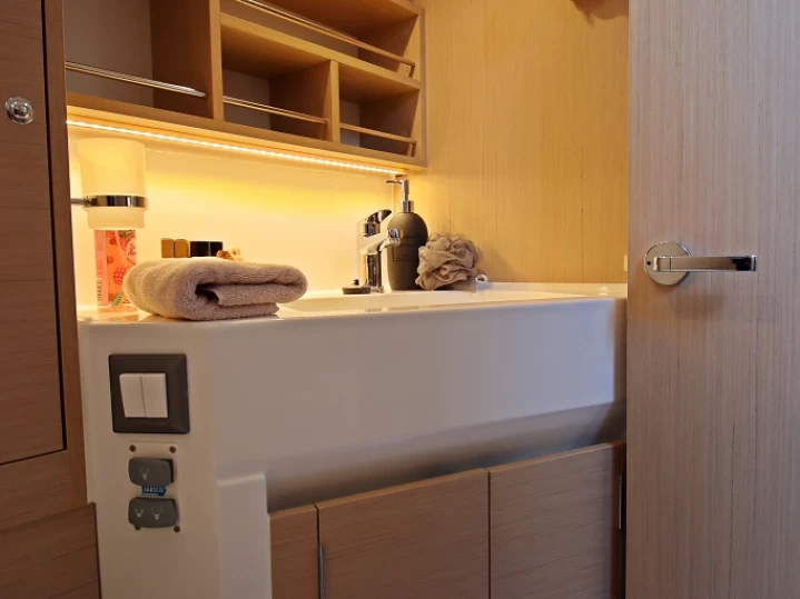 Sailboat rental in Rogoznica - Bénéteau Oceanis 34.1