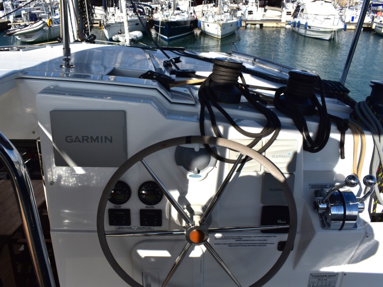 Fountaine Pajot Isla 40 in Lefkáda on SamBoat