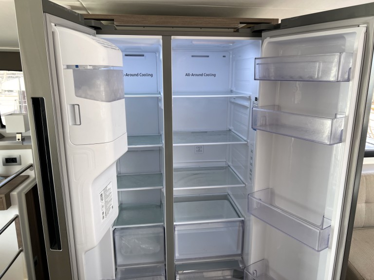 Catamaran for rent Alimos at the best price