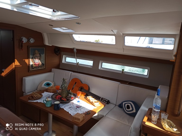 Sailboat for rent Préveza at the best price