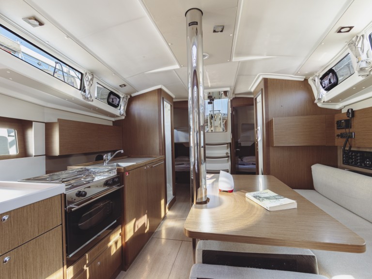 Boat rental Bénéteau Oceanis 38.1 in Marmaris (district) on Samboat