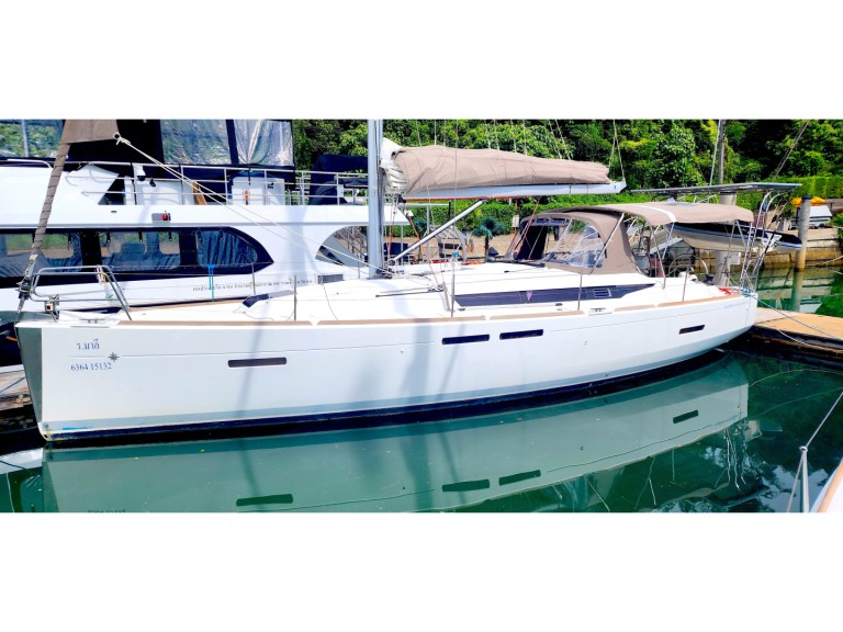 Yacht charter Ko Chang (Koh Chang) cheap Sun Odyssey 409