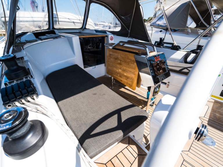 Yacht charter Biograd na Moru cheap Hanse 345