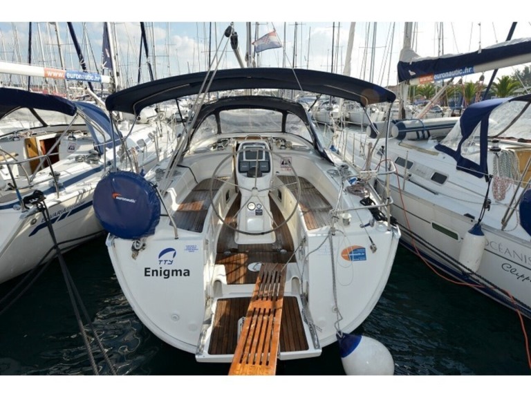 Rent a Bavaria Bavaria 38 Cruiser Biograd na Moru