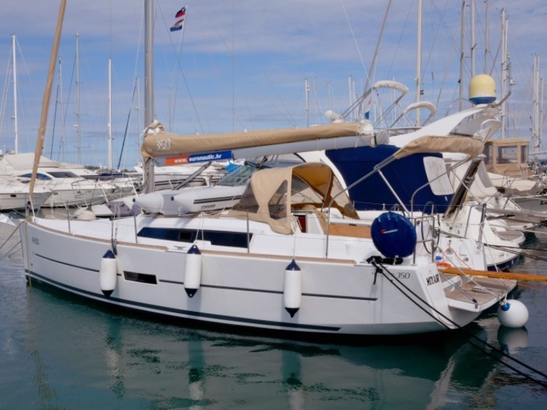 Sailboat rental in Biograd na Moru - Dufour Dufour 350 Grand Large