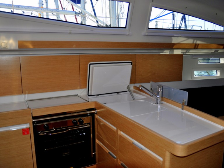 Elan Elan 354 Impression in Izola on SamBoat