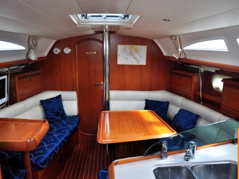 Bareboat Rental Sailboat Jeanneau with a boat licence