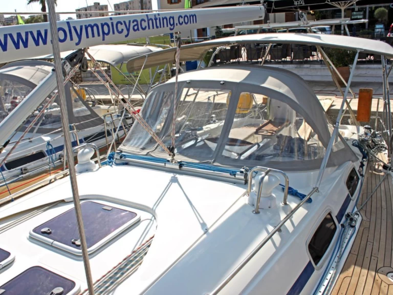 Yacht charter Lávrio cheap Bavaria 38 Cruiser