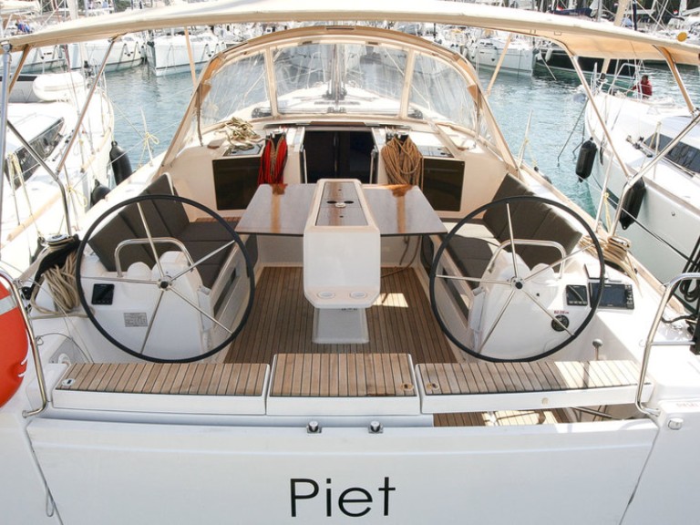 Rent a Dufour Dufour 412 Grand Large Pula