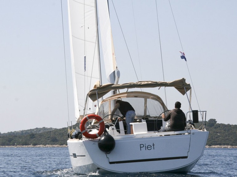 Sailboat rental with or without captain Dufour Pula