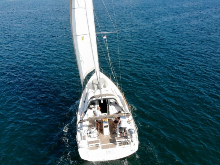 Sailboat rental in Pula - Bénéteau Oceanis 38