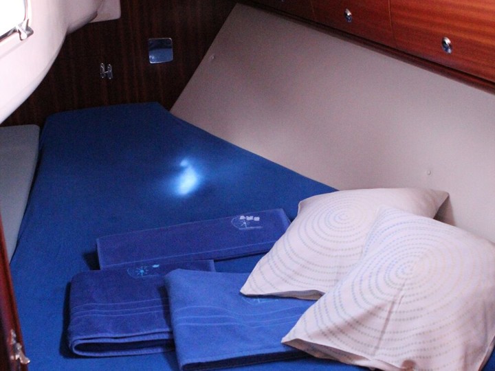 Bavaria Bavaria 30 Cruiser charter bareboat or captained in  Vrsar