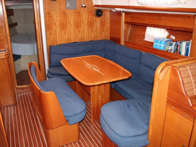 Yacht charter Vrsar cheap Bavaria 39 Cruiser