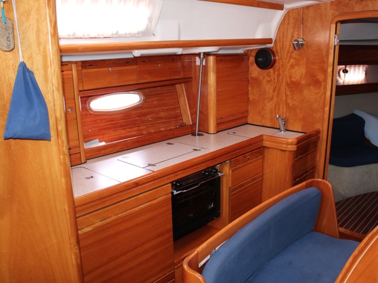 Boat rental Bavaria Bavaria 39 Cruiser in Vrsar on Samboat