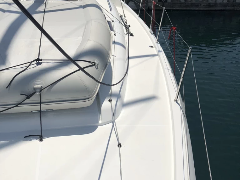 Sailboat for rent Alimos at the best price