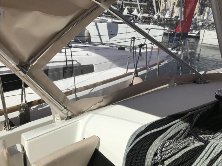 Rent a Jeanneau Sun Odyssey 440 Alimos