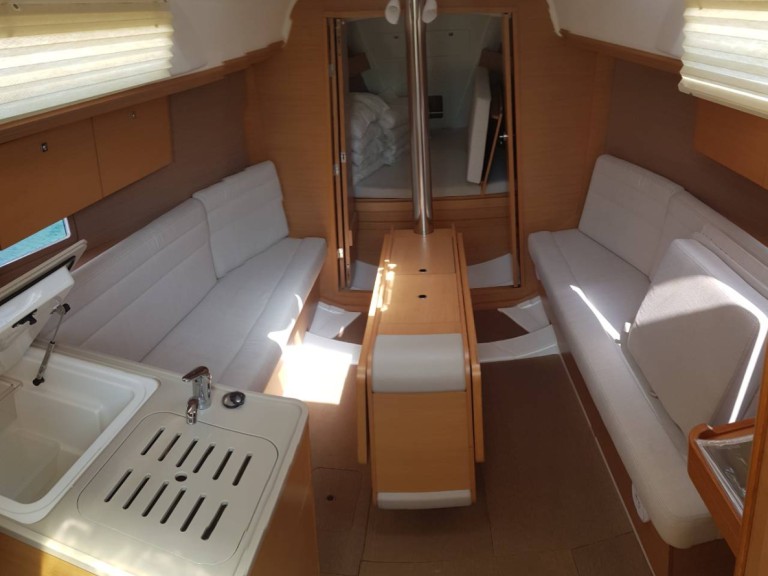 Dufour Dufour 310 in Punat on SamBoat