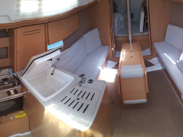 Rent a Dufour Dufour 310 Punat