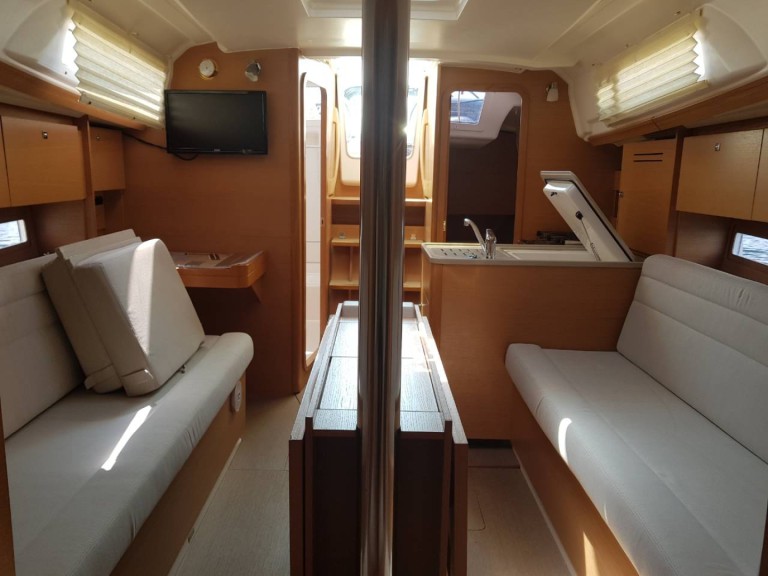 Yacht charter Punat cheap Dufour 310