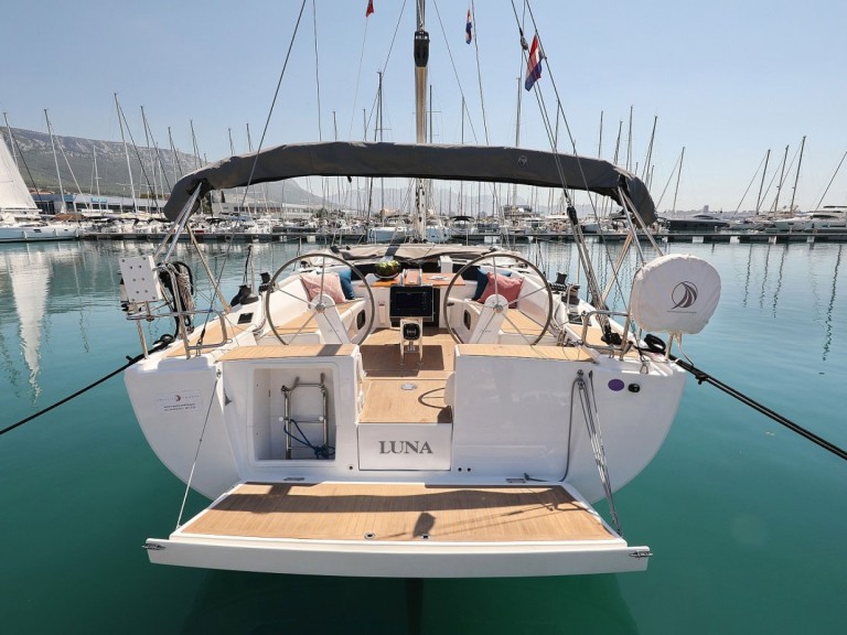 Rent a Hanse Hanse 415 Mandalina Marina