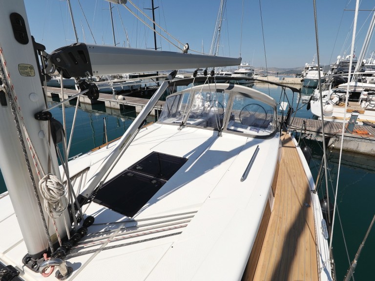 Yacht charter Šibenik cheap Hanse 415