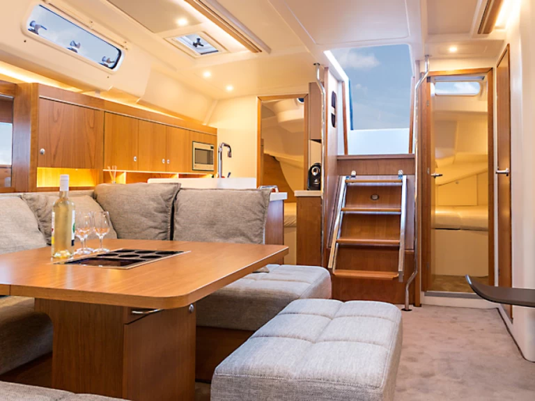 Sailboat rental with or without captain Hanse Seget Donji