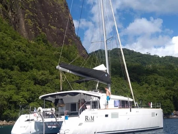 Boat rental Lagoon Lagoon 450 in Saint Vincent (Island) on Samboat