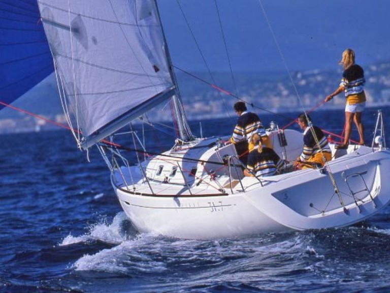Yacht charter Arzon cheap First 31.7