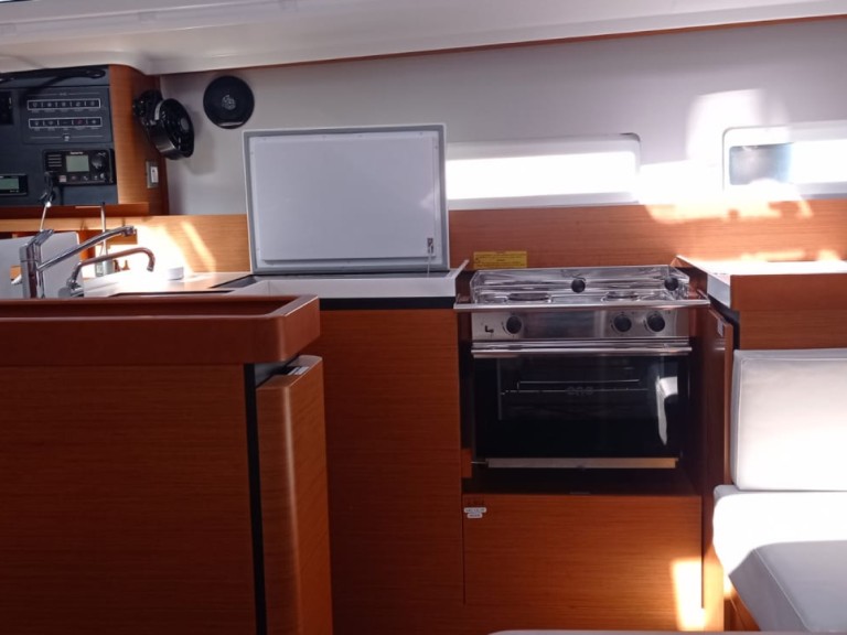 Rent a Jeanneau Sun Odyssey 410 Las Galletas