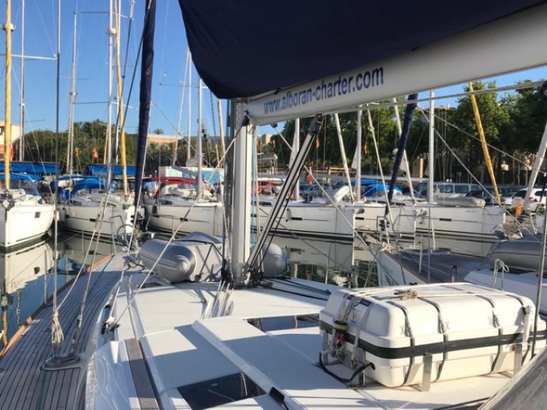 Sailboat rental in Las Galletas - Jeanneau Sun Odyssey 519