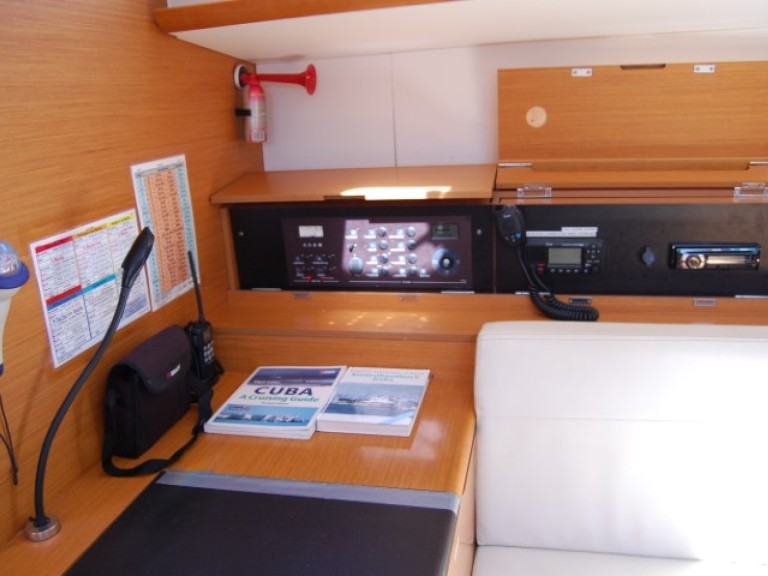 Sailboat rental in Palma de Mallorca - Jeanneau Sun Odyssey 519