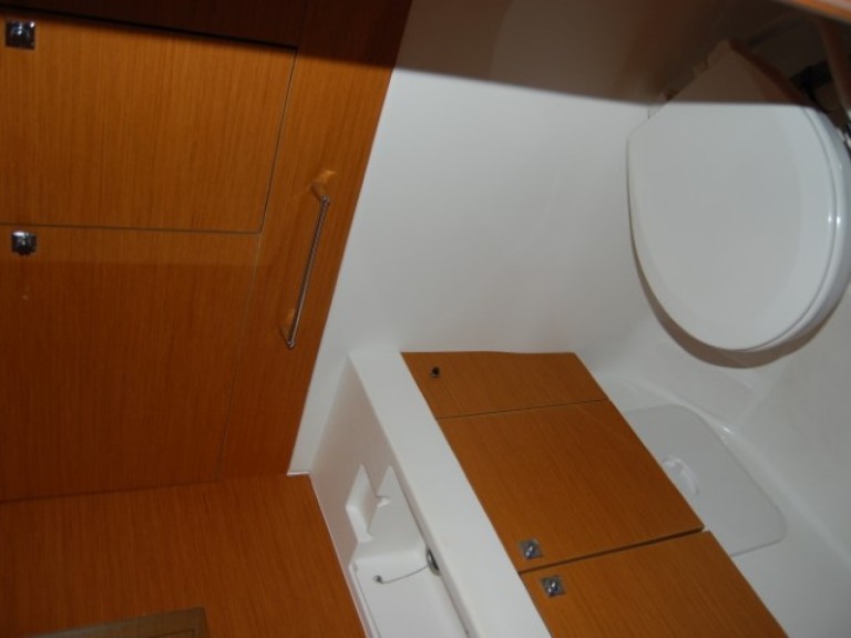 Boat rental Jeanneau Sun Odyssey 519 in Palma de Mallorca on Samboat