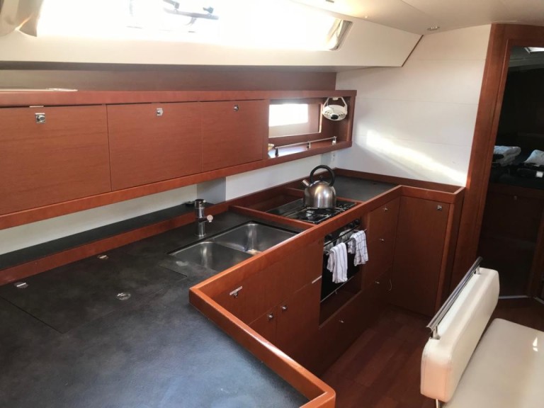 Sailboat rental in Palma de Mallorca - Bénéteau Oceanis 45