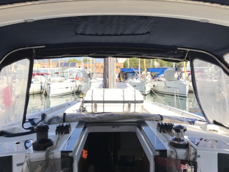 Sailboat rental in Palma de Mallorca - Bénéteau Oceanis 45