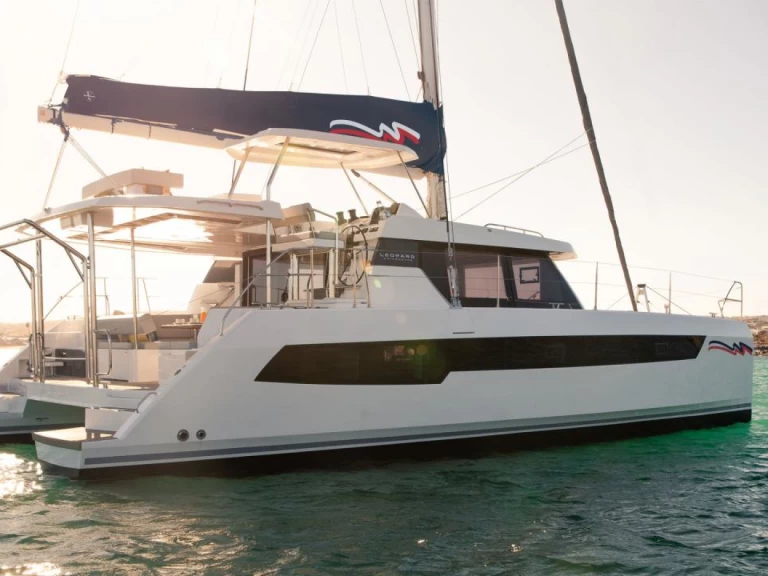 Catamaran rental in Rodney Bay - Leopard Leopard 42