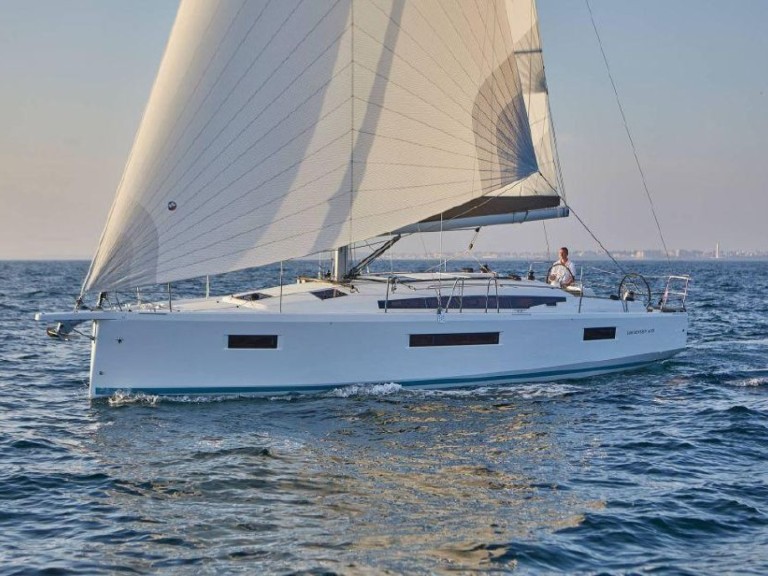 Rent a Jeanneau Sun Odyssey 410 Portocolom