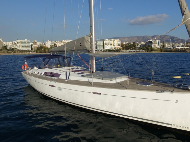 Bénéteau Oceanis 54 in Alimos on SamBoat