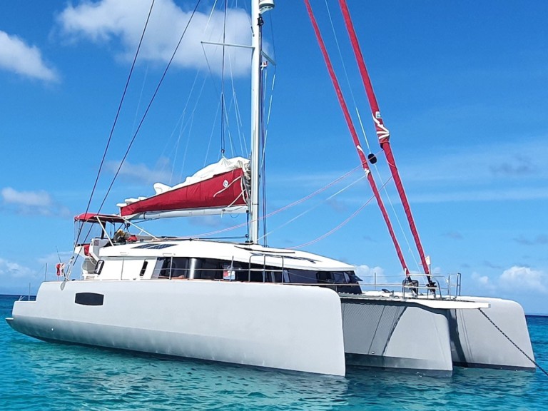 Catamaran for rent Le Lamentin at the best price