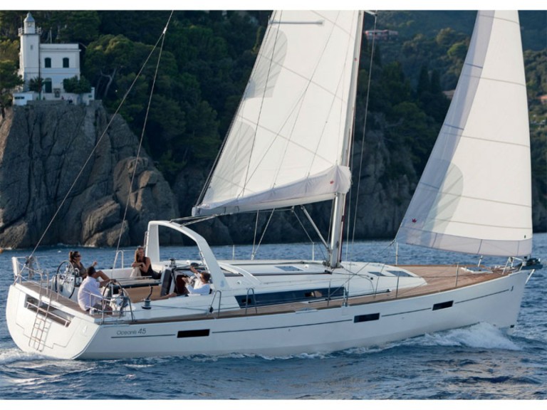 Sailboat for rent Lefkáda at the best price