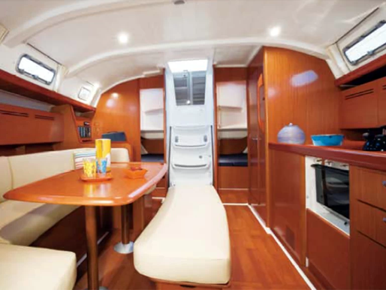 Sailboat rental in Préveza - Bénéteau Cyclades 43.4