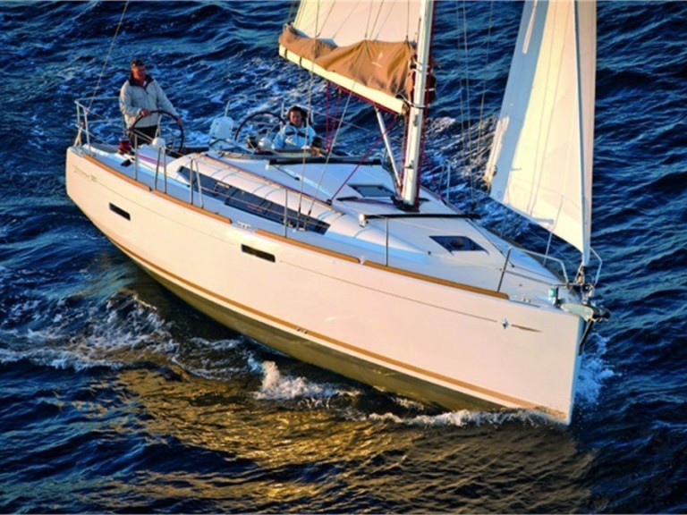 Bareboat Rental Sailboat Jeanneau with a boat licence