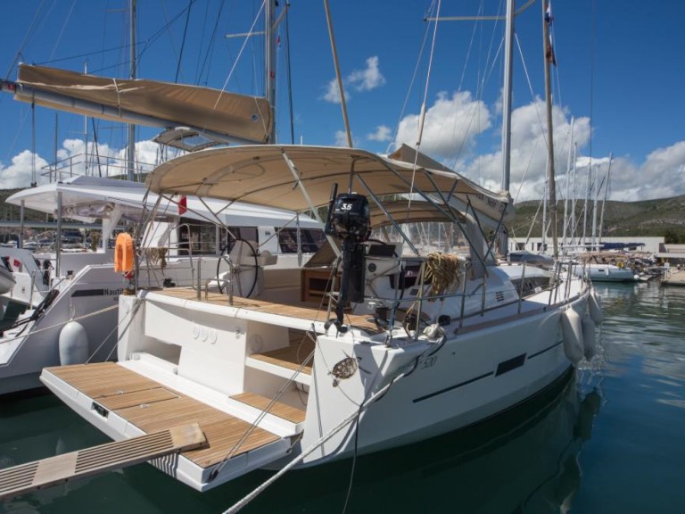 Sailboat for rent Palma de Mallorca at the best price