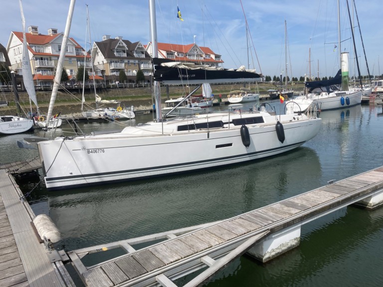 Dufour Dufour 335 Grand Large in Nieuwpoort-Bad on SamBoat