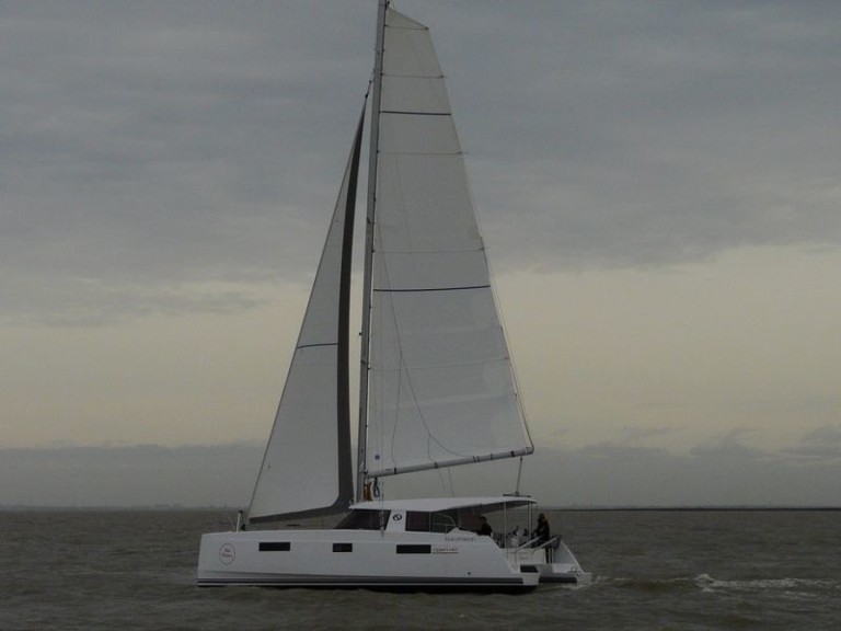 Catamaran for rent Saint-Mandrier-sur-Mer at the best price