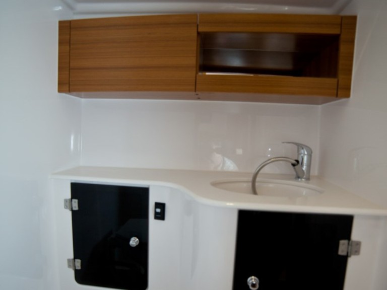 Boat rental Northman Maxus 33.1 RS Prestige + in Węgorzewo on Samboat