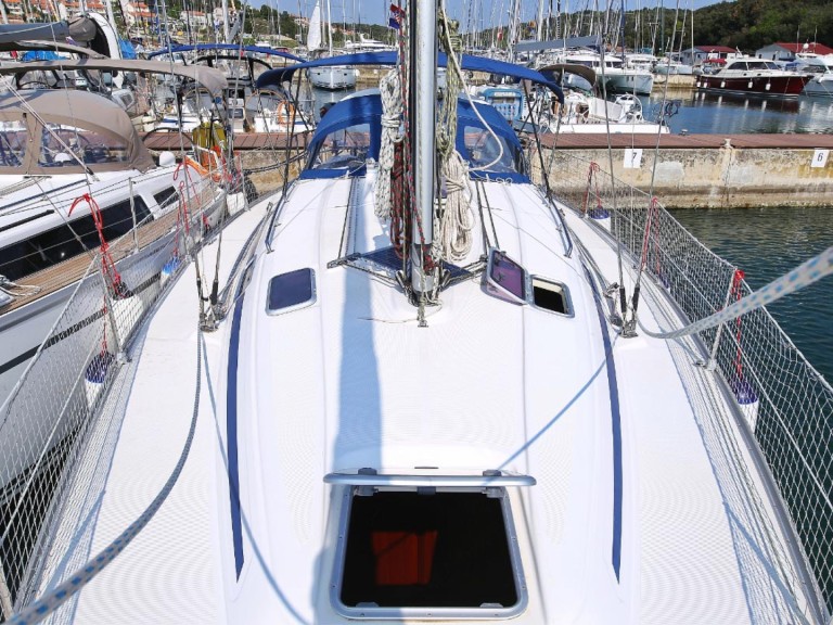 Yacht charter Pula cheap Bavaria 38