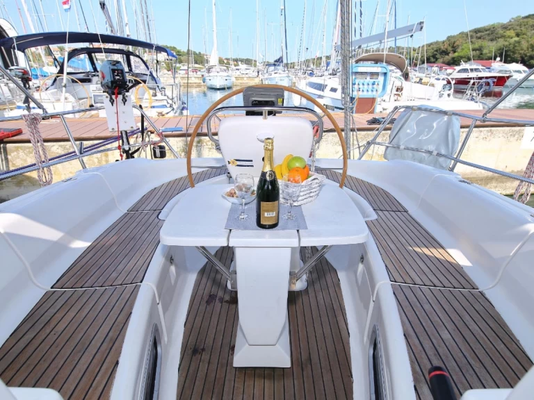 Sailboat for rent Pula at the best price