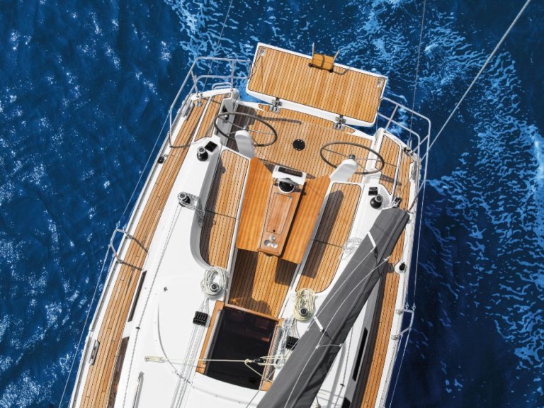 Yacht charter Zadar cheap Cruiser 34