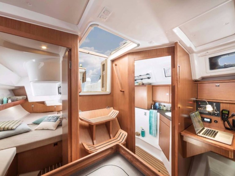 Bareboat Rental Sailboat Bavaria with a boat licence