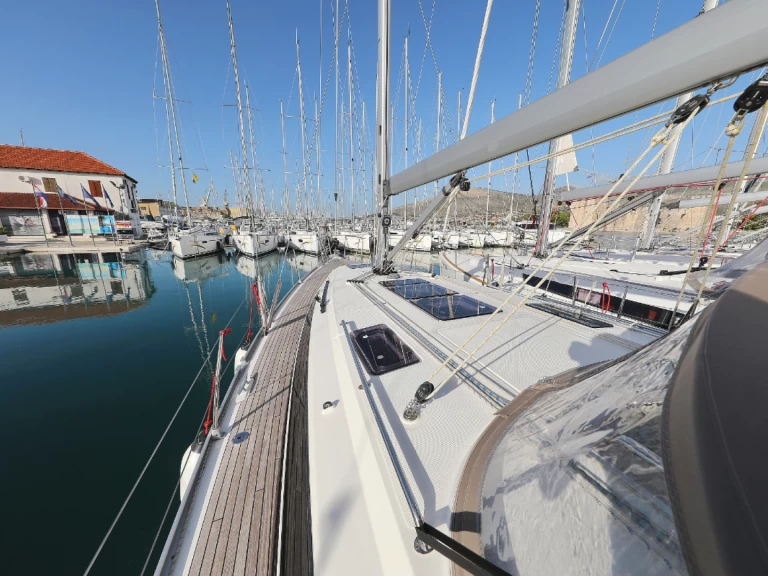 Sailboat for rent Pula at the best price